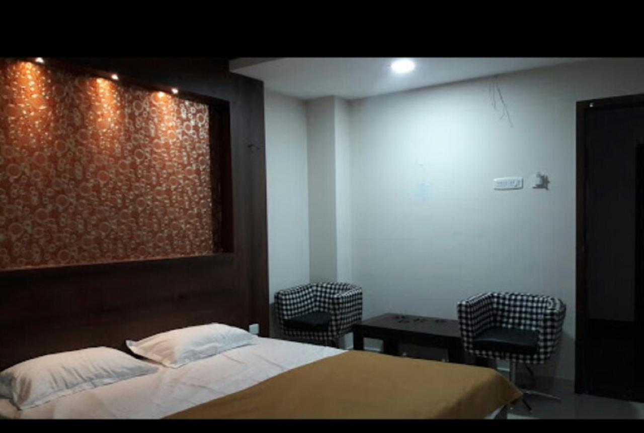 Ambāsamudram Hotel Gowri Sankar מראה חיצוני תמונה