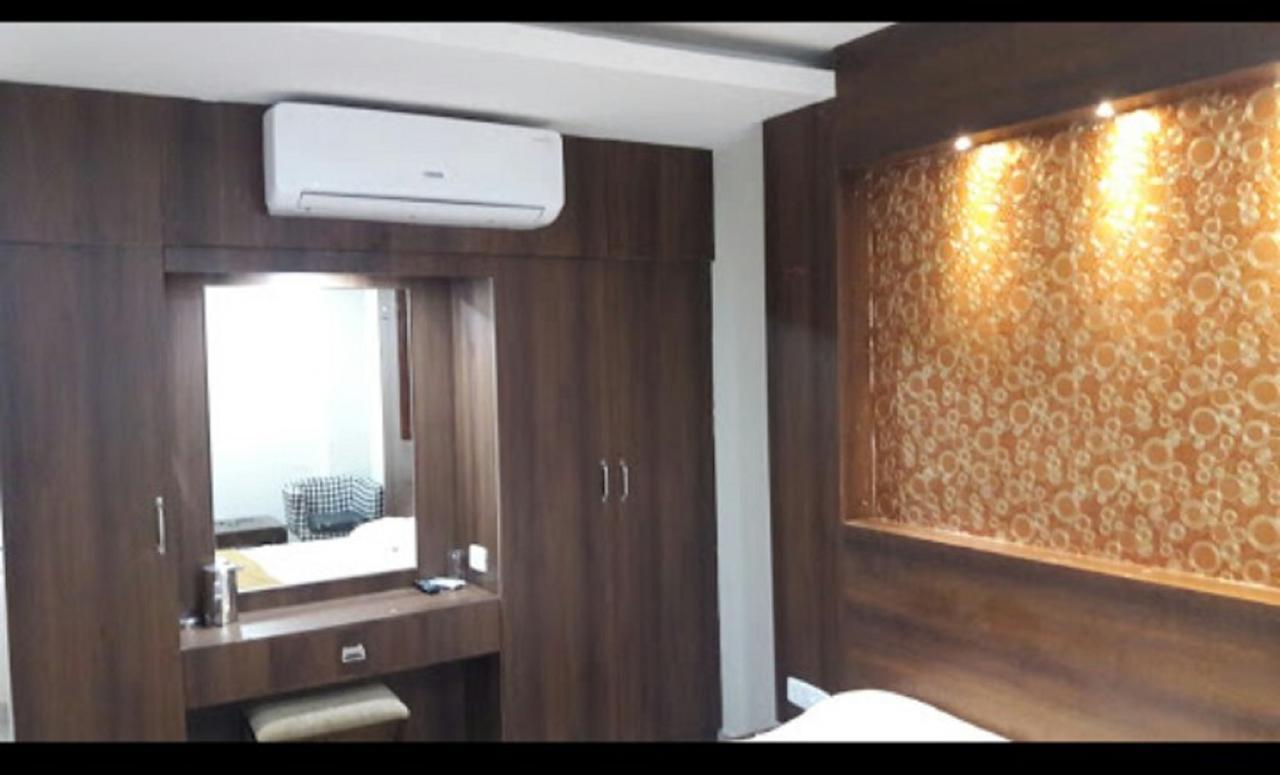 Ambāsamudram Hotel Gowri Sankar מראה חיצוני תמונה