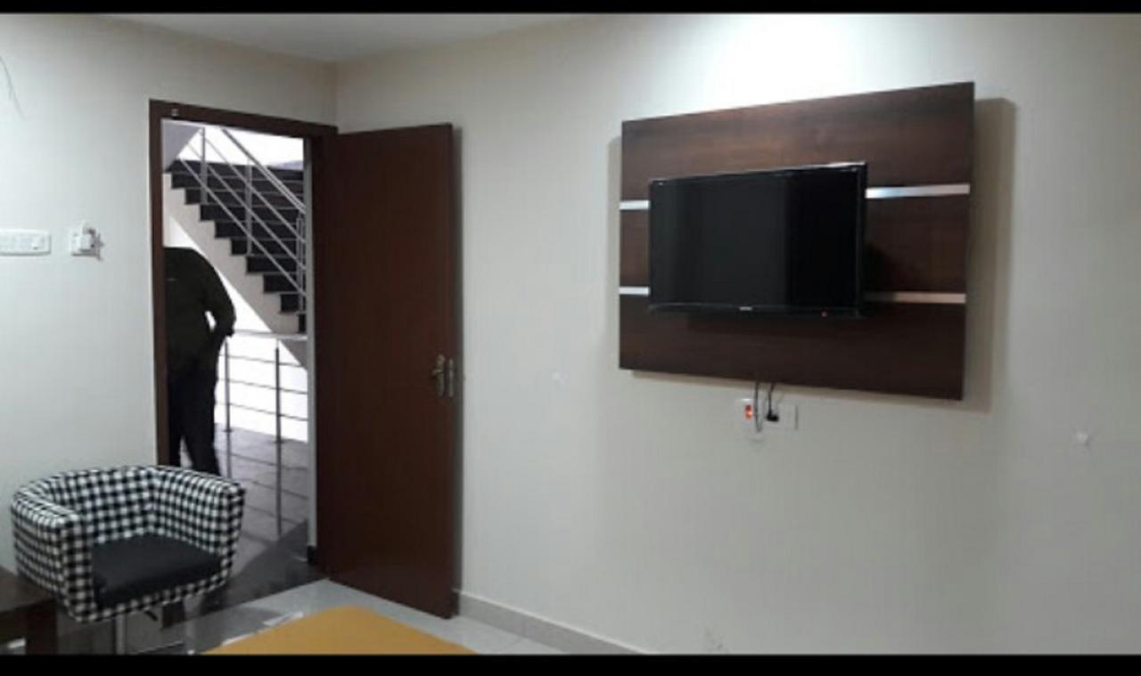 Ambāsamudram Hotel Gowri Sankar מראה חיצוני תמונה