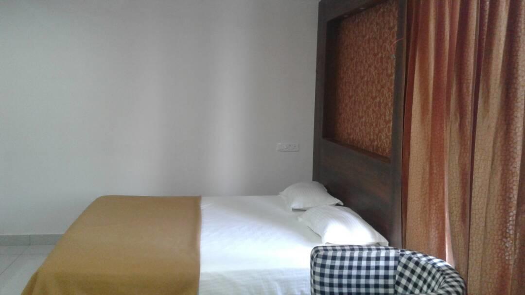 Ambāsamudram Hotel Gowri Sankar מראה חיצוני תמונה