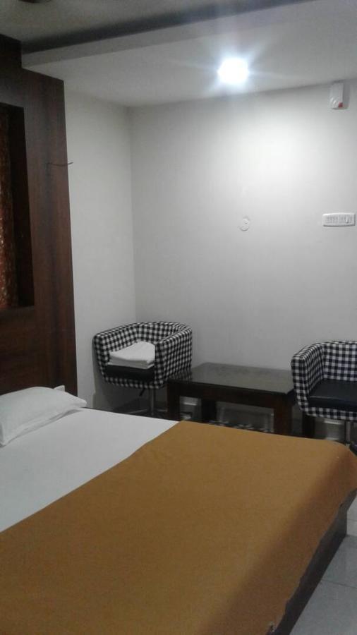 Ambāsamudram Hotel Gowri Sankar מראה חיצוני תמונה