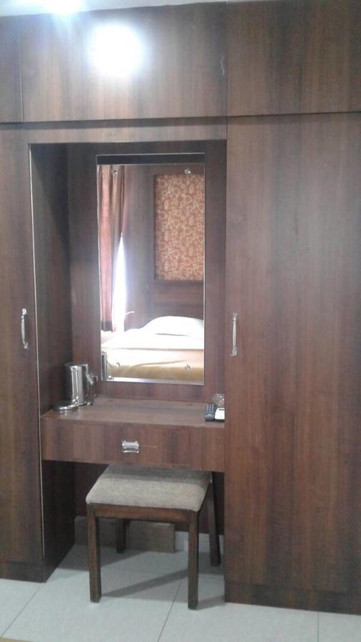 Ambāsamudram Hotel Gowri Sankar מראה חיצוני תמונה
